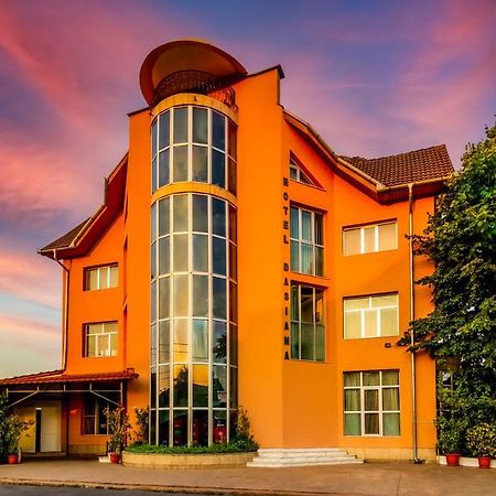 Motel Dasiana ทาร์กู จิอู ภายนอก รูปภาพ