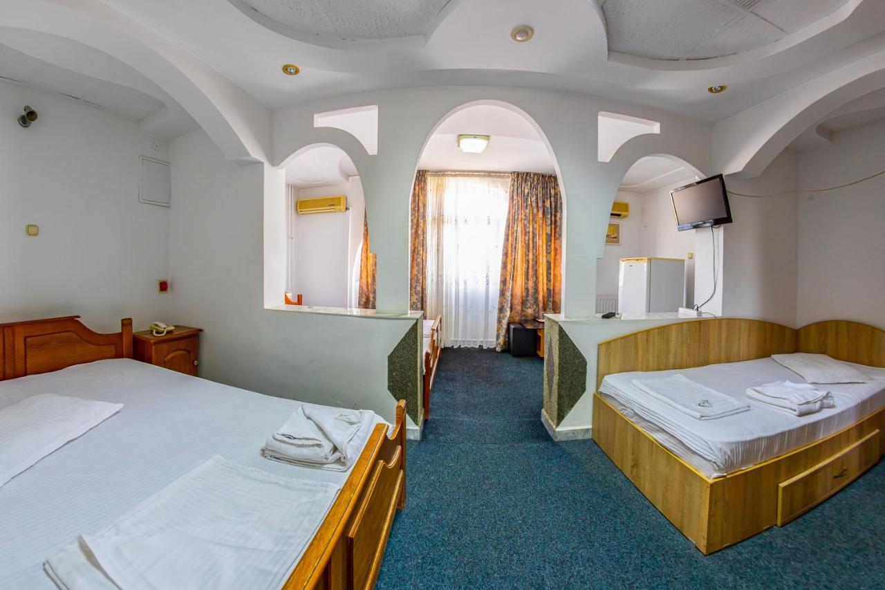 Motel Dasiana ทาร์กู จิอู ภายนอก รูปภาพ