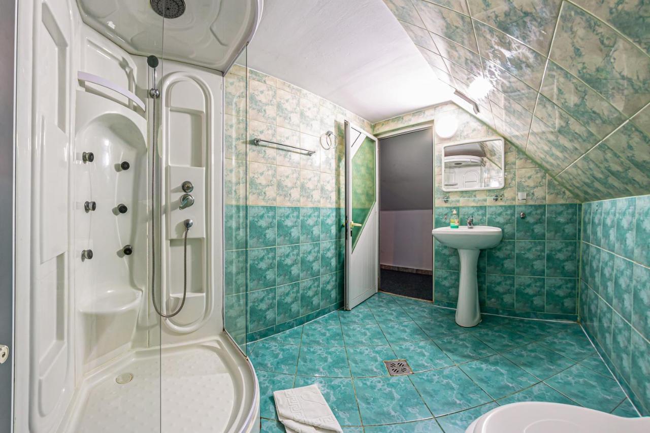 Motel Dasiana ทาร์กู จิอู ภายนอก รูปภาพ