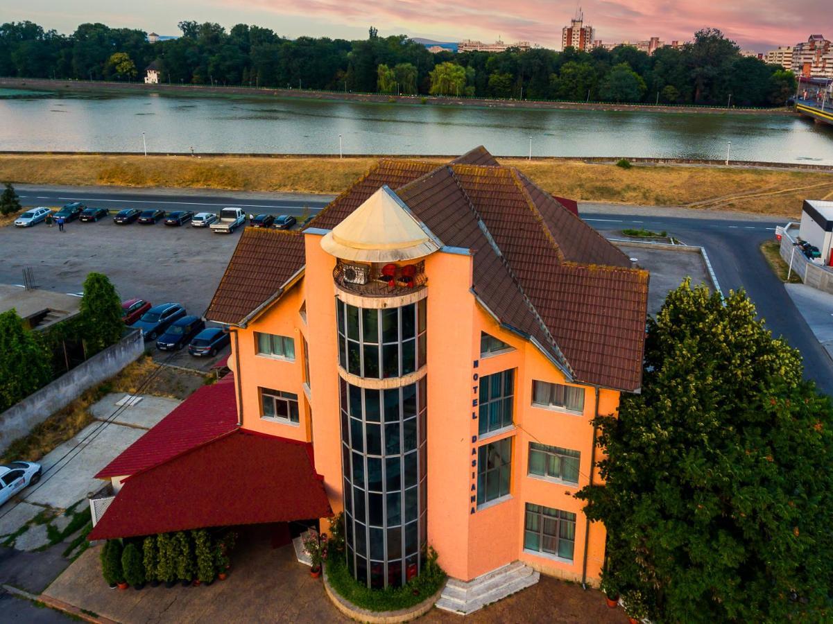 Motel Dasiana ทาร์กู จิอู ภายนอก รูปภาพ