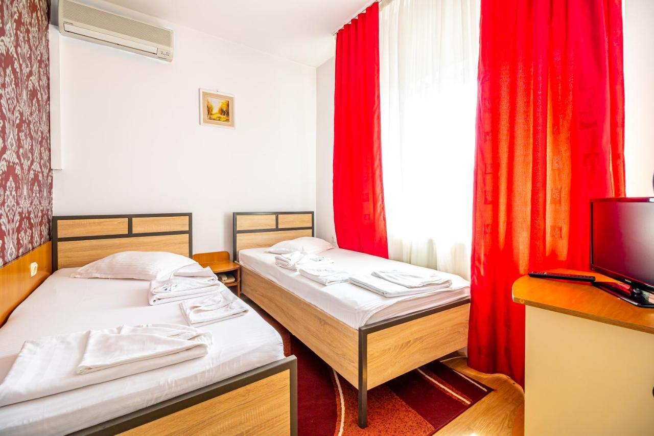 Motel Dasiana ทาร์กู จิอู ภายนอก รูปภาพ