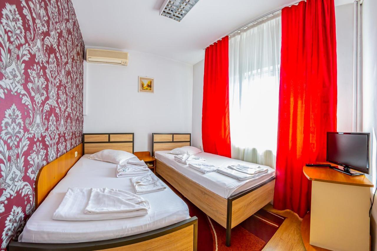 Motel Dasiana ทาร์กู จิอู ภายนอก รูปภาพ